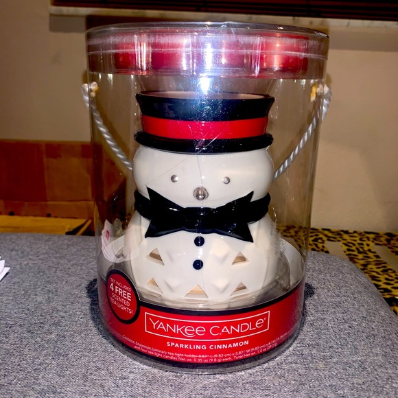 Yankee Candle Sparkling Cinnamon Snowman Luminary w/tea lights - Picture 2 of 4